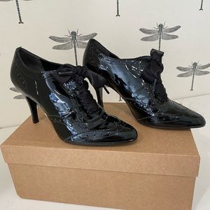 Anne Klein, ribbon tie black patent heels, size 7.5